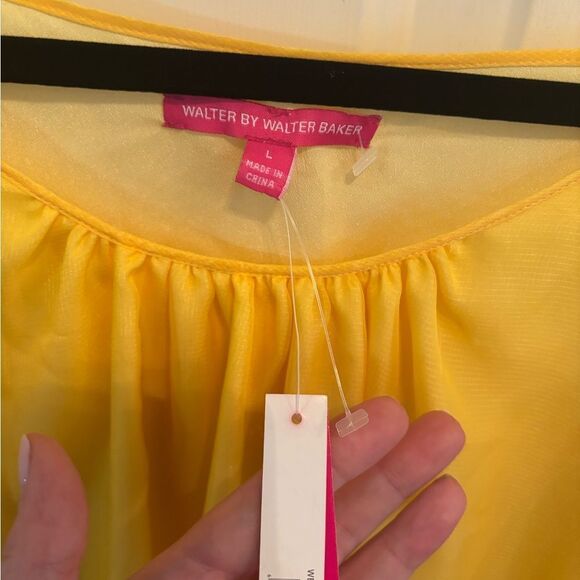 Walter Baker Gold Flutter Sleeve Blouse with Ruffled Details - Picture 4 of 6